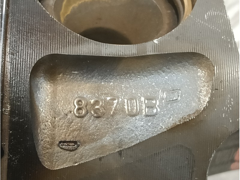 Recambio de biela para mercedes-benz clase e (w212) lim. 3.0 cdi cat referencia OEM IAM 8370B  