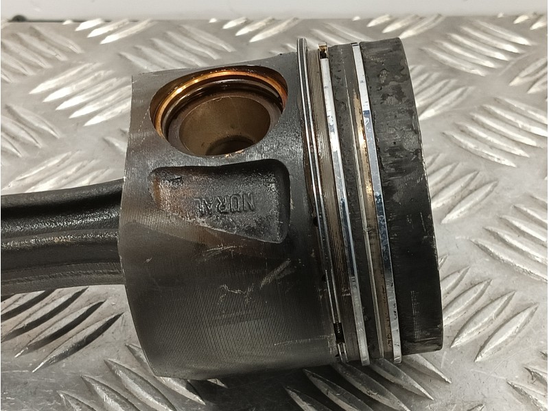Recambio de biela para mercedes-benz clase e (w212) lim. 3.0 cdi cat referencia OEM IAM 8370B  