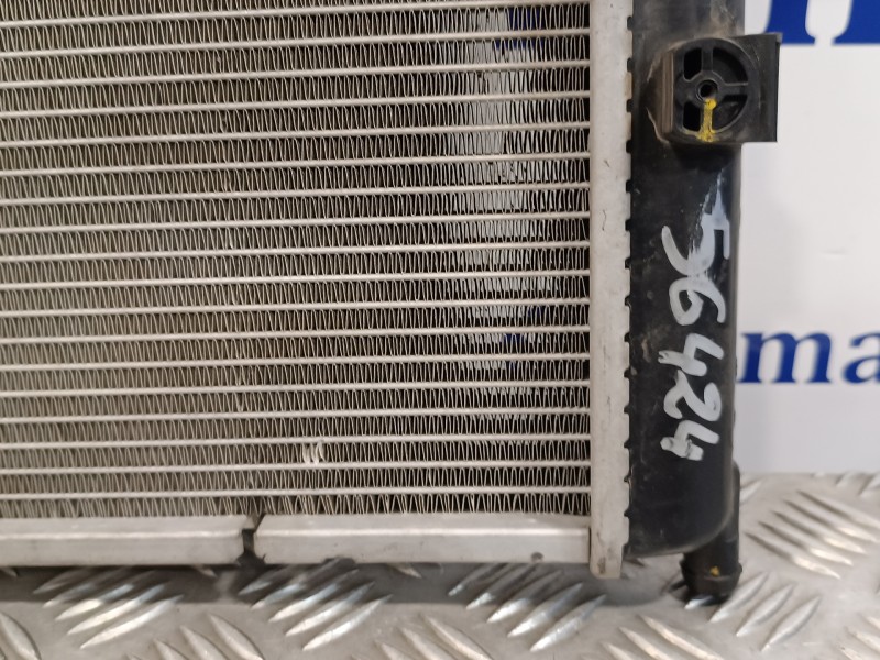Recambio de radiador agua para peugeot 208 1.2 12v e-vti referencia OEM IAM 886160000  95007T01