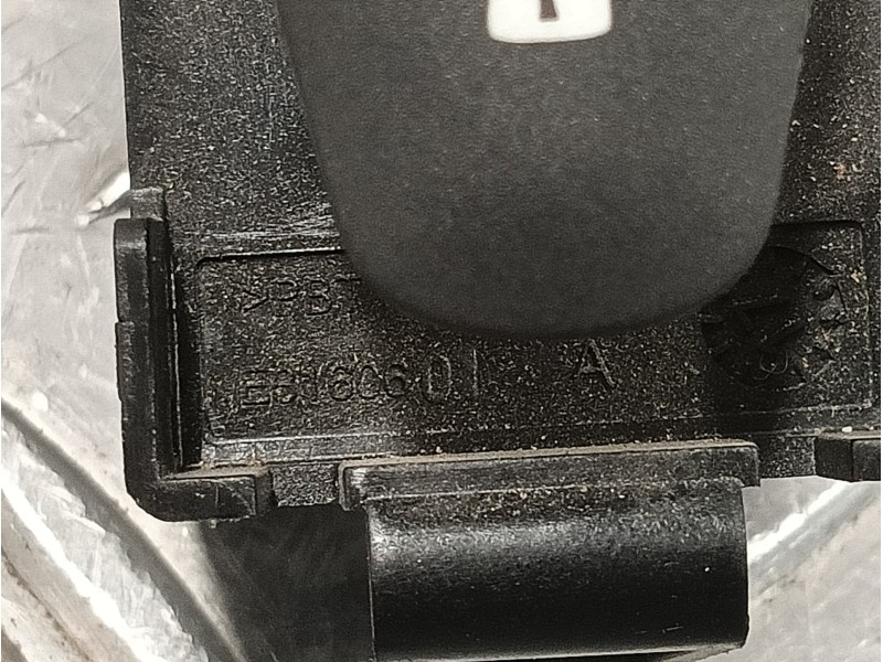 Recambio de warning para dacia lodgy 1.2 16v tce cat referencia OEM IAM E3160601A  