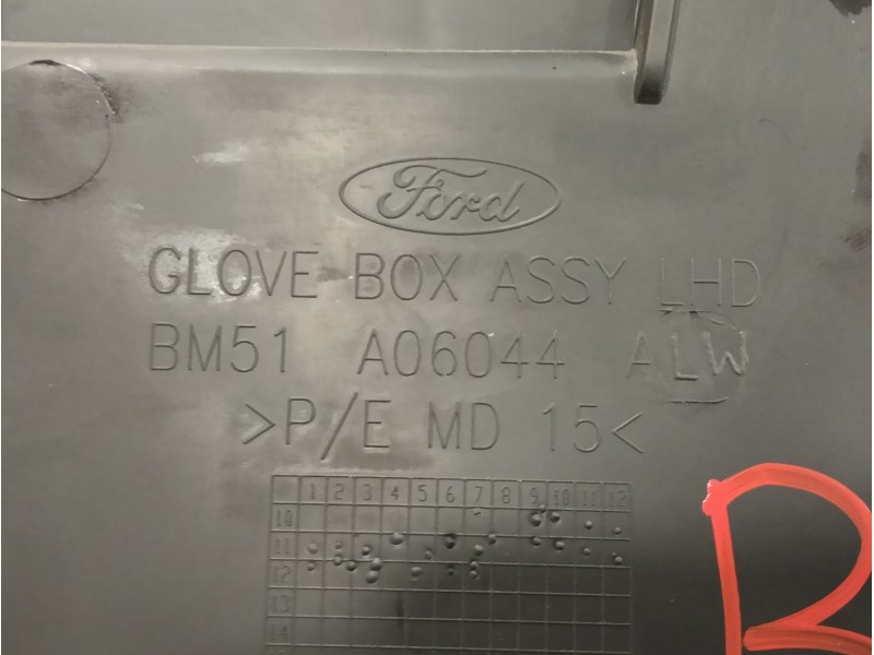 Recambio de guantera para ford focus lim. (cb8) 1.6 tdci cat referencia OEM IAM BM51A06044  