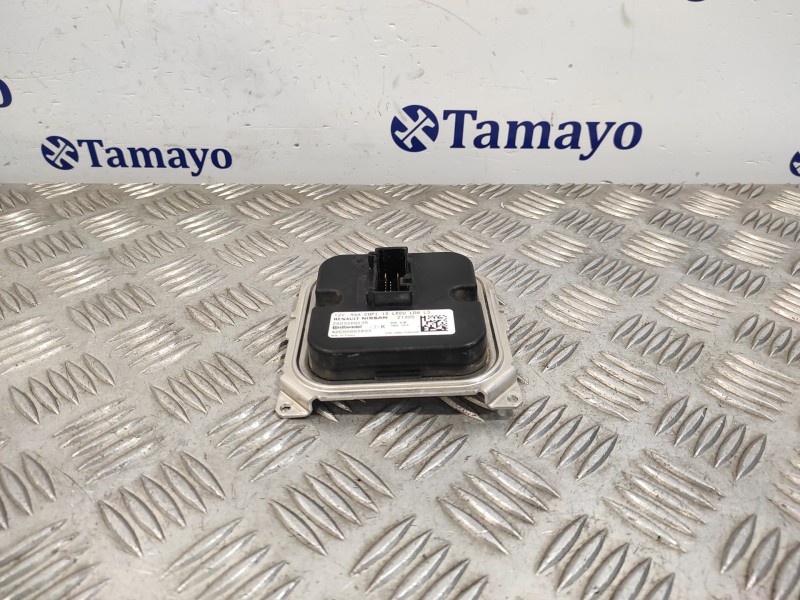 Recambio de centralita faros xenon para renault clio iv referencia OEM IAM 260556623R  A2C90665803