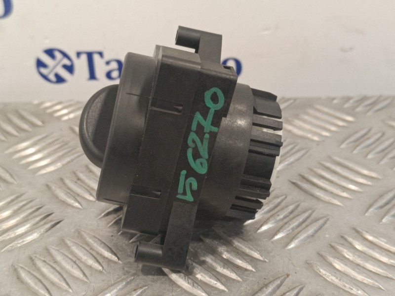Recambio de mando luces para volkswagen crafter caja cerrada 2.0 tdi referencia OEM IAM 9065450704  
