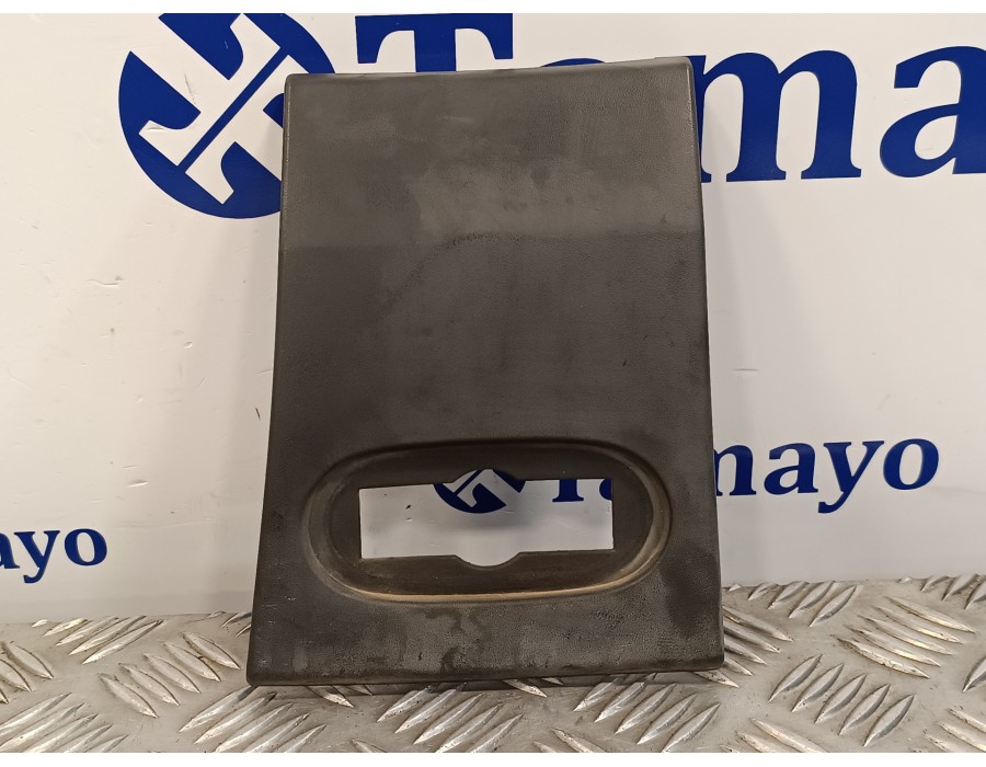 Recambio de moldura exterior delantera izquierda para volkswagen crafter caja cerrada 2.0 tdi referencia OEM IAM A9066901182  