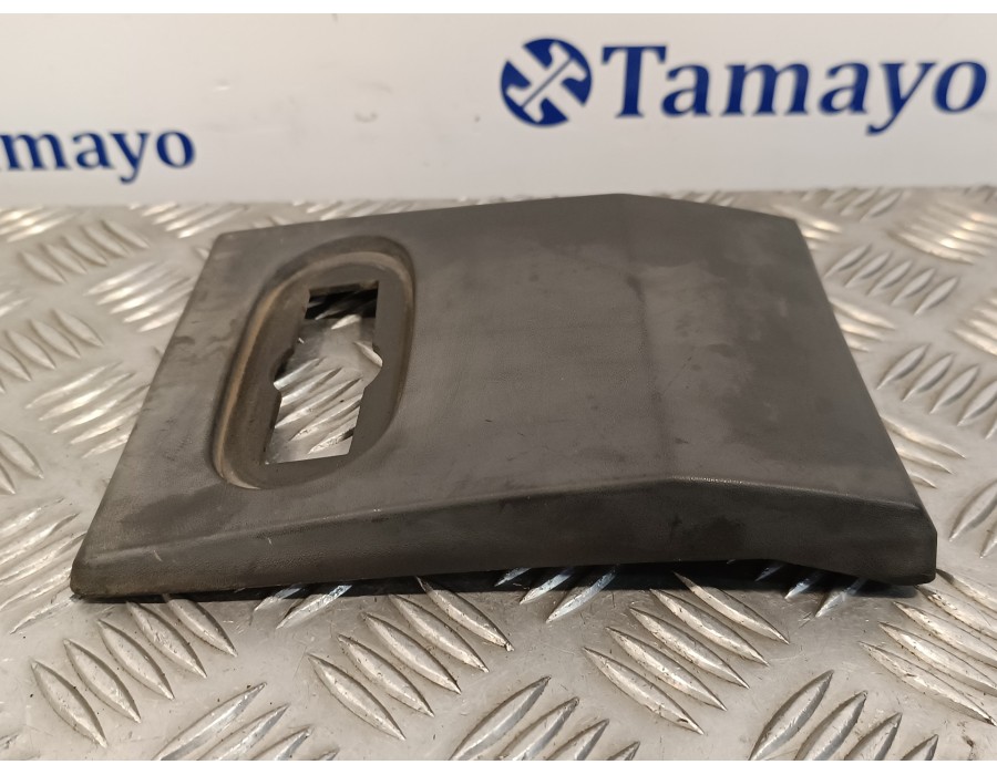 Recambio de moldura exterior delantera izquierda para volkswagen crafter caja cerrada 2.0 tdi referencia OEM IAM A9066901182  