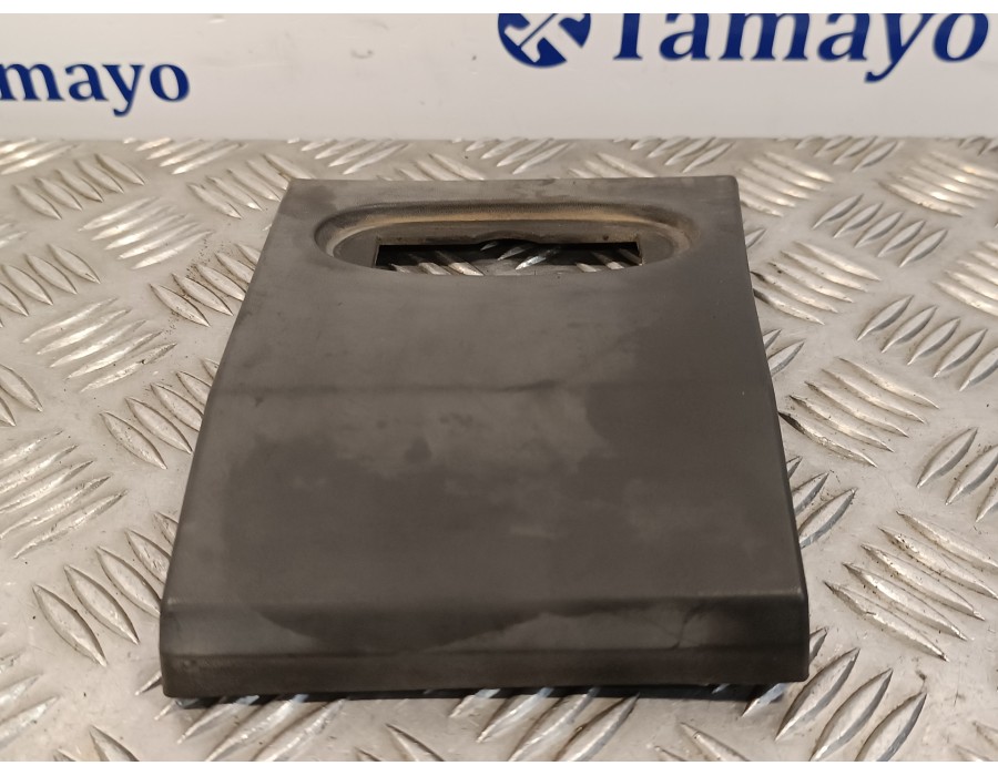 Recambio de moldura exterior delantera izquierda para volkswagen crafter caja cerrada 2.0 tdi referencia OEM IAM A9066901182  
