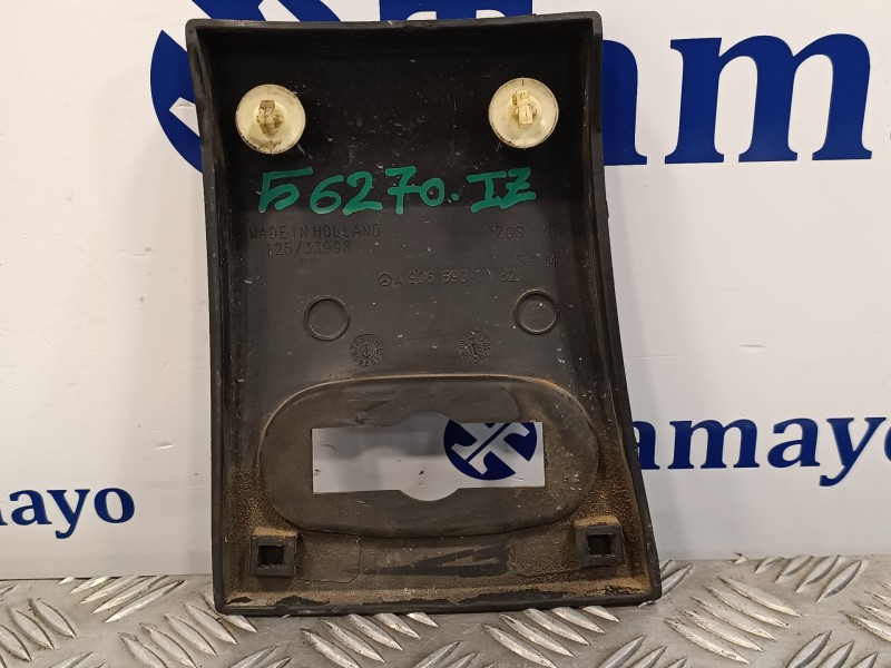 Recambio de moldura exterior delantera izquierda para volkswagen crafter caja cerrada 2.0 tdi referencia OEM IAM A9066901182  