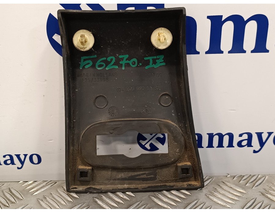 Recambio de moldura exterior delantera izquierda para volkswagen crafter caja cerrada 2.0 tdi referencia OEM IAM A9066901182  