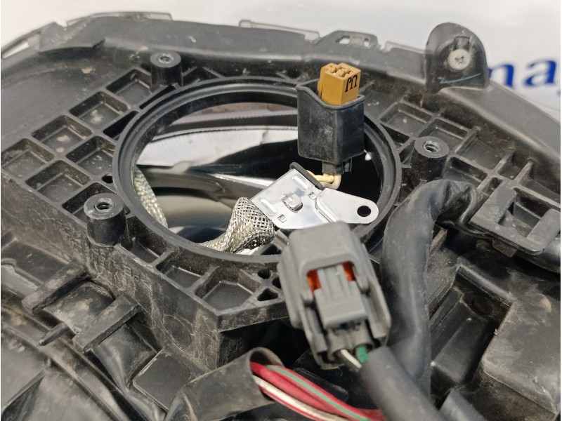 Recambio de faro derecho para subaru xv 2.0 cat referencia OEM IAM   
