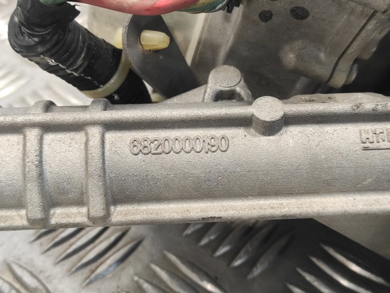 Recambio de cremallera direccion para peugeot 208 1.2 12v e-vti referencia OEM IAM 6700003117 6820000190 Q003TC0472