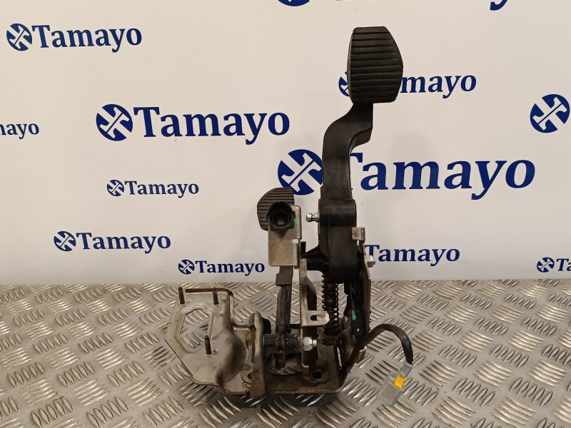 Recambio de pedal freno para peugeot 208 1.2 12v e-vti referencia OEM IAM   