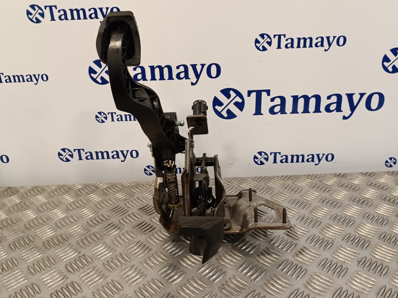Recambio de pedal freno para peugeot 208 1.2 12v e-vti referencia OEM IAM   