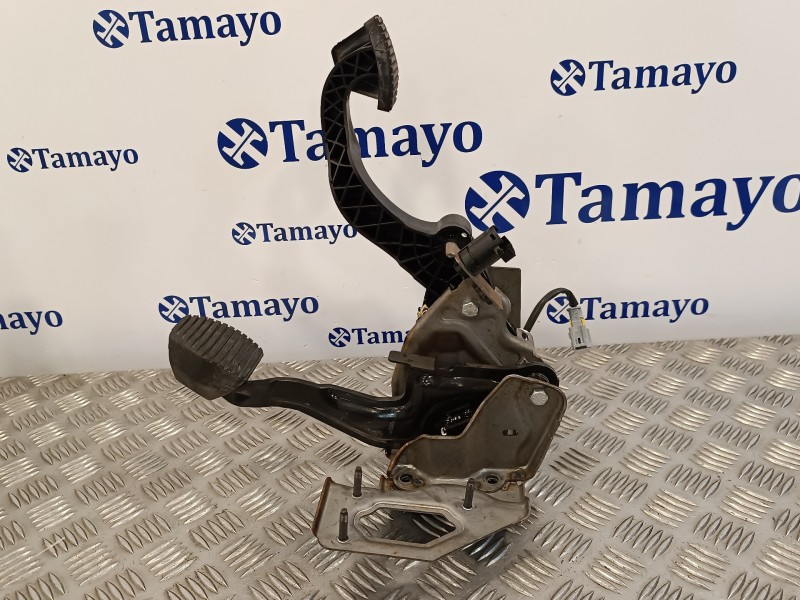 Recambio de pedal freno para peugeot 208 1.2 12v e-vti referencia OEM IAM   
