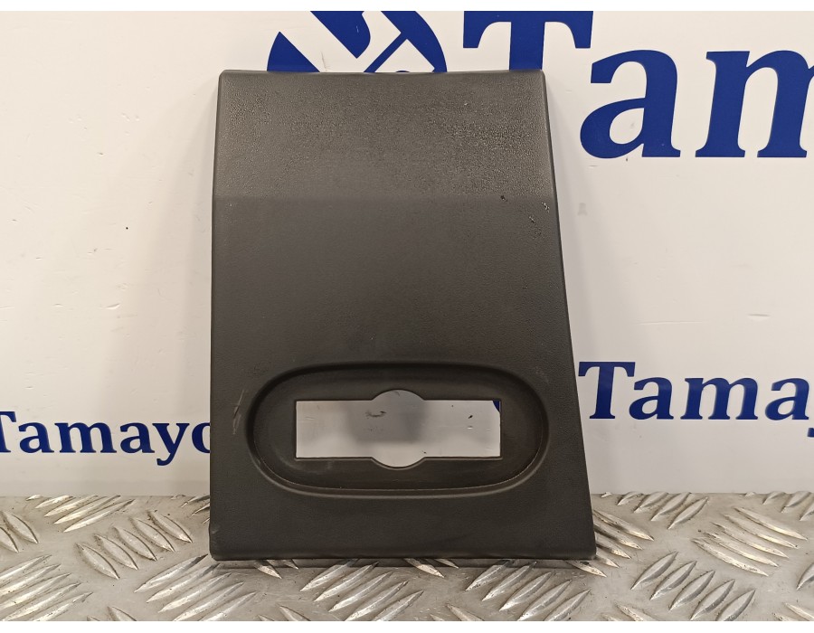 Recambio de moldura exterior delantera derecha para volkswagen crafter caja cerrada 2.0 tdi referencia OEM IAM A9066901282  