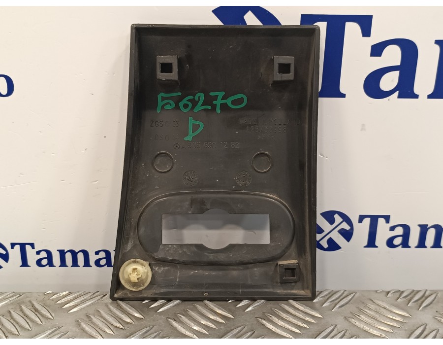 Recambio de moldura exterior delantera derecha para volkswagen crafter caja cerrada 2.0 tdi referencia OEM IAM A9066901282  