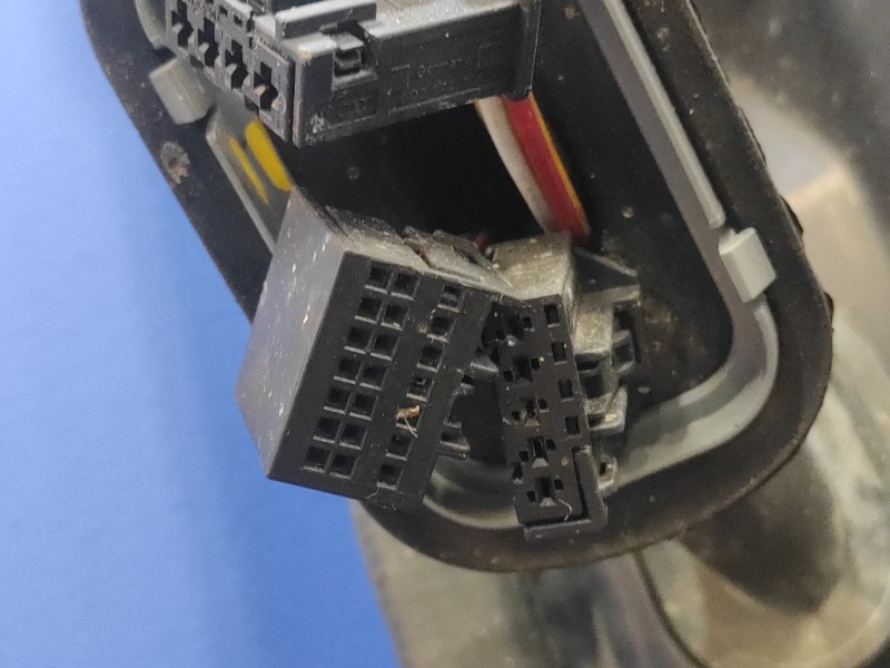 Recambio de puerta delantera derecha para volkswagen touareg (7la) referencia OEM IAM   