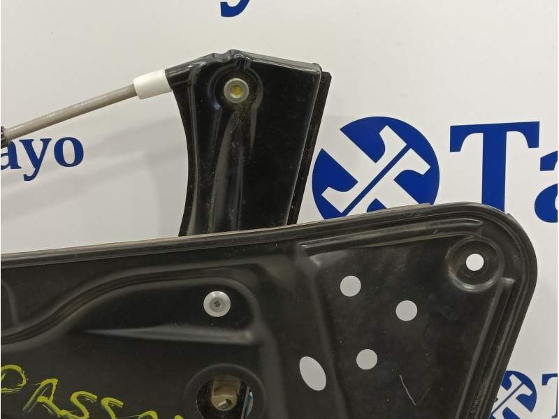 Recambio de elevalunas delantero derecho para volkswagen passat variant (3c5) 2.0 tdi referencia OEM IAM 3C1837756K 1K0959792L 1