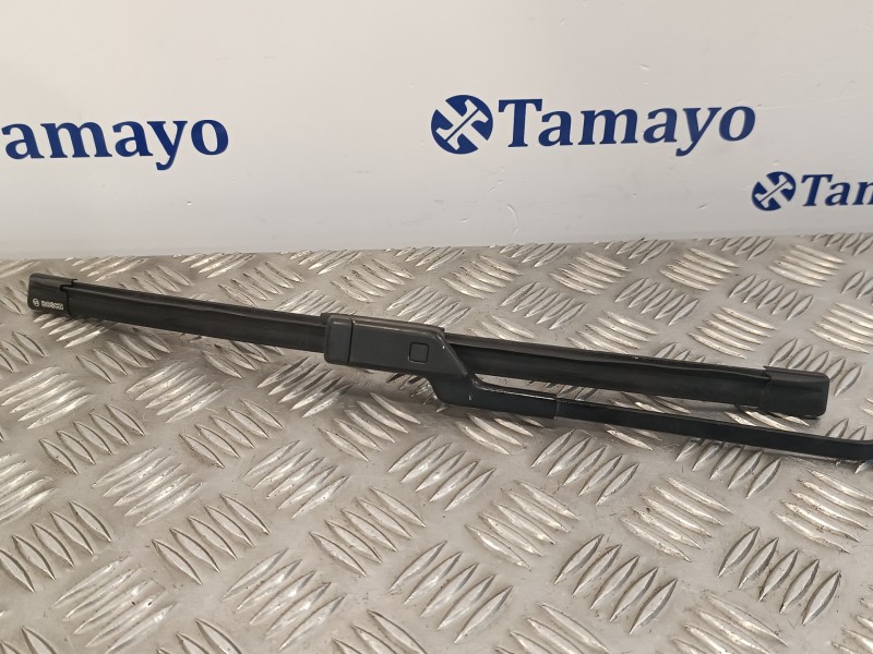 Recambio de brazo limpia delantero derecho para peugeot 208 1.2 12v e-vti referencia OEM IAM 9673292080  