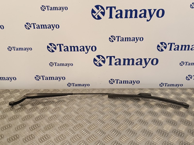 Recambio de brazo limpia delantero derecho para peugeot 208 1.2 12v e-vti referencia OEM IAM 9673292080  