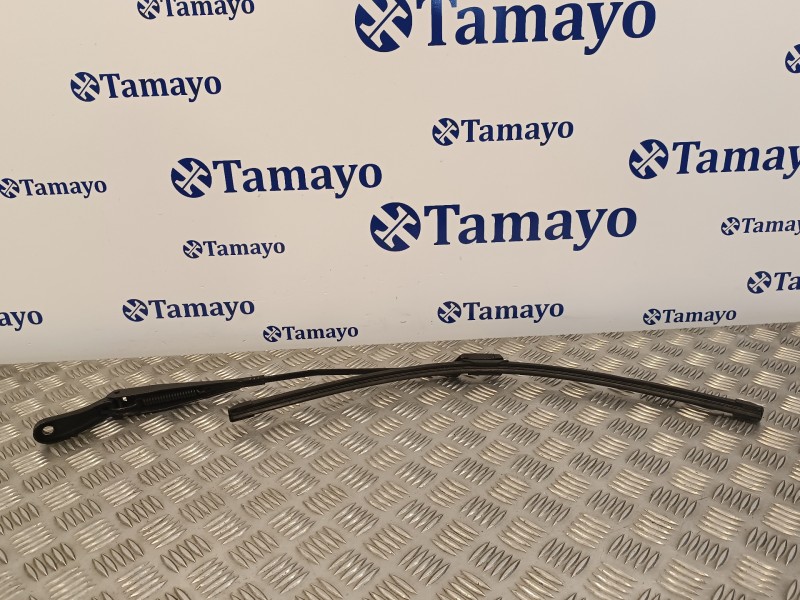 Recambio de brazo limpia delantero izquierdo para peugeot 208 1.2 12v e-vti referencia OEM IAM 9673291980  