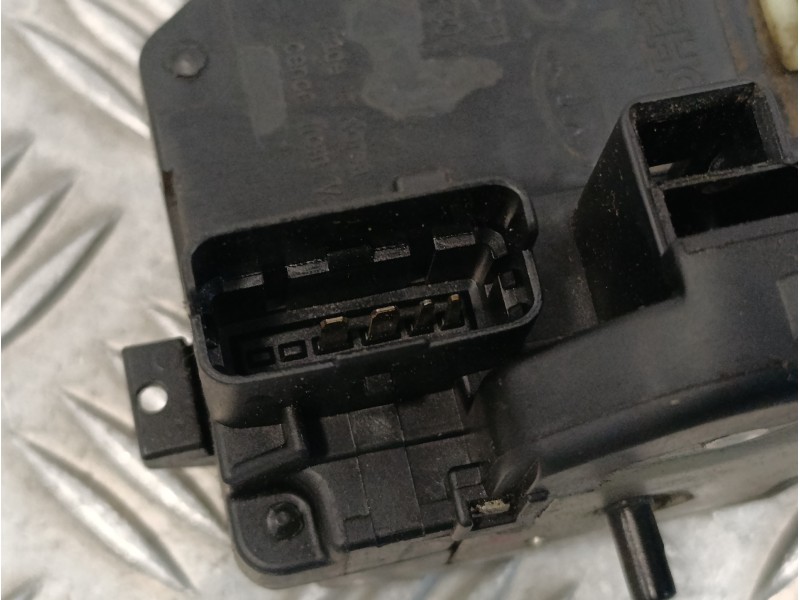 Recambio de cerradura puerta trasera derecha para hyundai santa fe (bm) 2.2 crdi style 4x4 referencia OEM IAM   