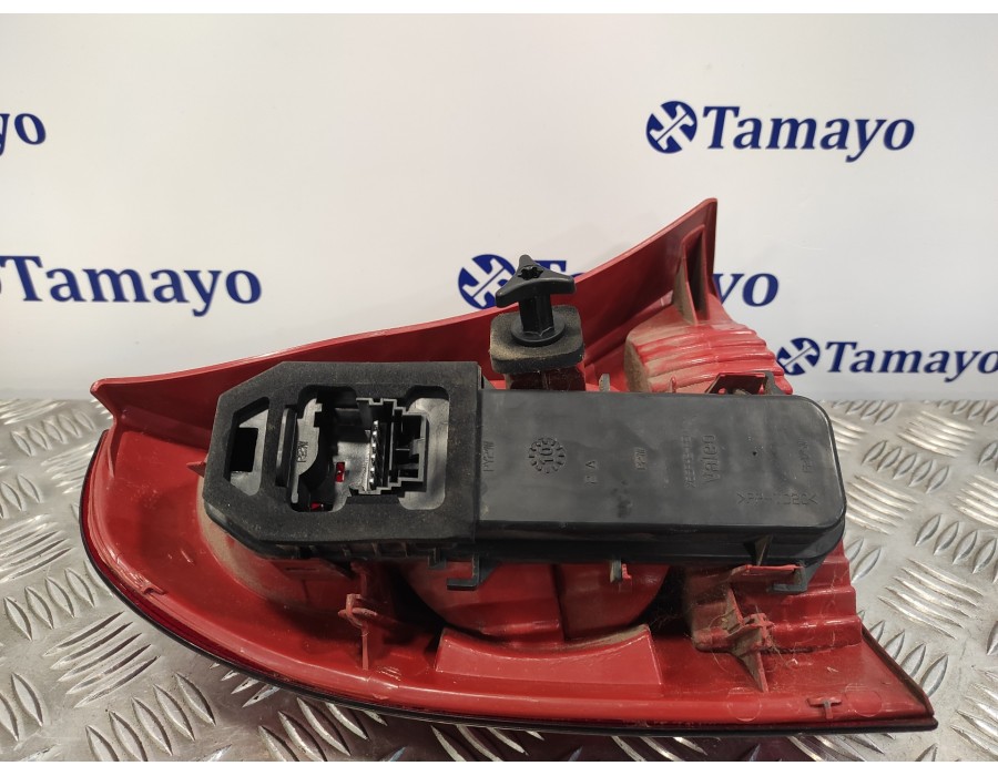 Recambio de piloto trasero derecho para renault clio ii fase ii (b/cb0) 1.2 referencia OEM IAM 8200917487  