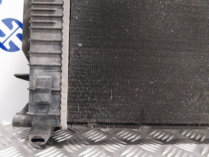 Recambio de radiador agua para volkswagen crafter caja cerrada 2.0 tdi referencia OEM IAM 9065000002  877124K