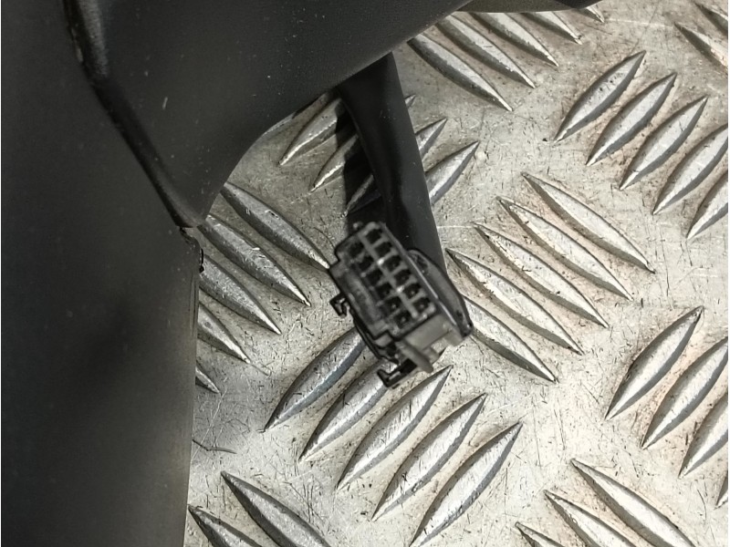 Recambio de retrovisor derecho para renault captur ii 1.3 tce referencia OEM IAM   