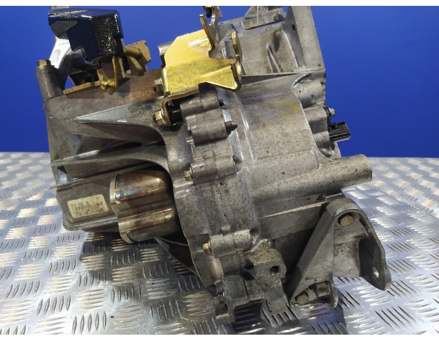 Recambio de caja cambios para ford mondeo berlina (ge) 2.5 v6 24v cat referencia OEM IAM 157R7002FB  