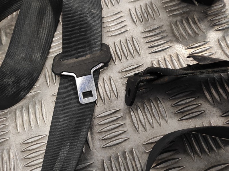 Recambio de cinturon seguridad trasero central para dacia lodgy 1.2 16v tce cat referencia OEM IAM 898416526R  