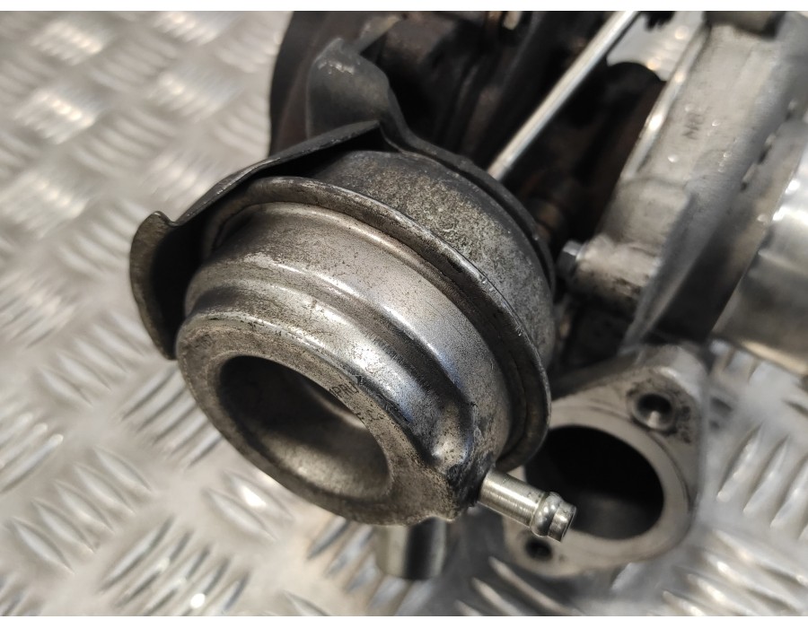 Recambio de turbocompresor para opel astra j lim. 4türig 1.7 16v cdti referencia OEM IAM 98053674  7795914