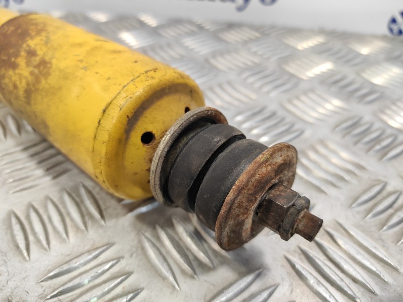 Recambio de amortiguador delantero para mitsubishi montero (l040) 2.5 turbodiesel referencia OEM IAM   