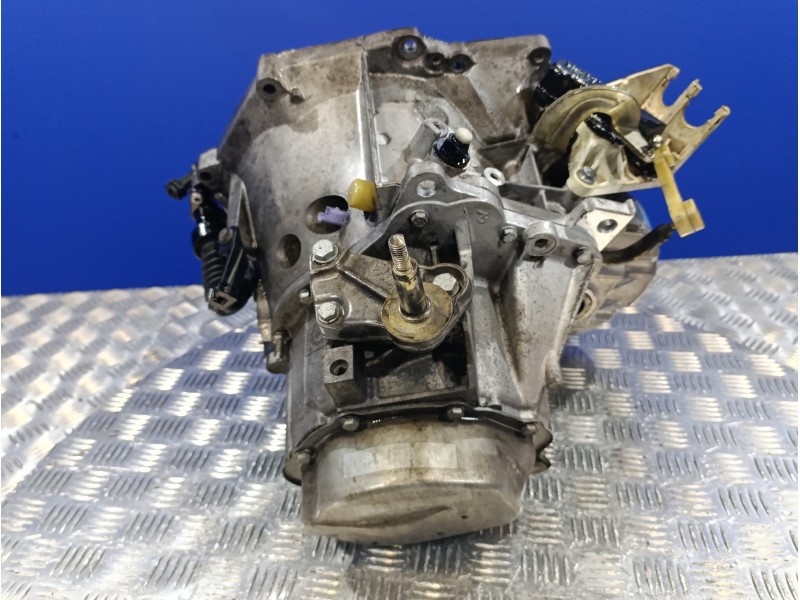 Recambio de caja cambios para citroën c4 coupe 1.6 16v hdi referencia OEM IAM 20DM75  