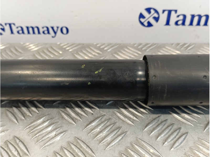 Recambio de amortiguador trasero derecho para kia sorento 2.5 crdi referencia OEM IAM 553103E500  