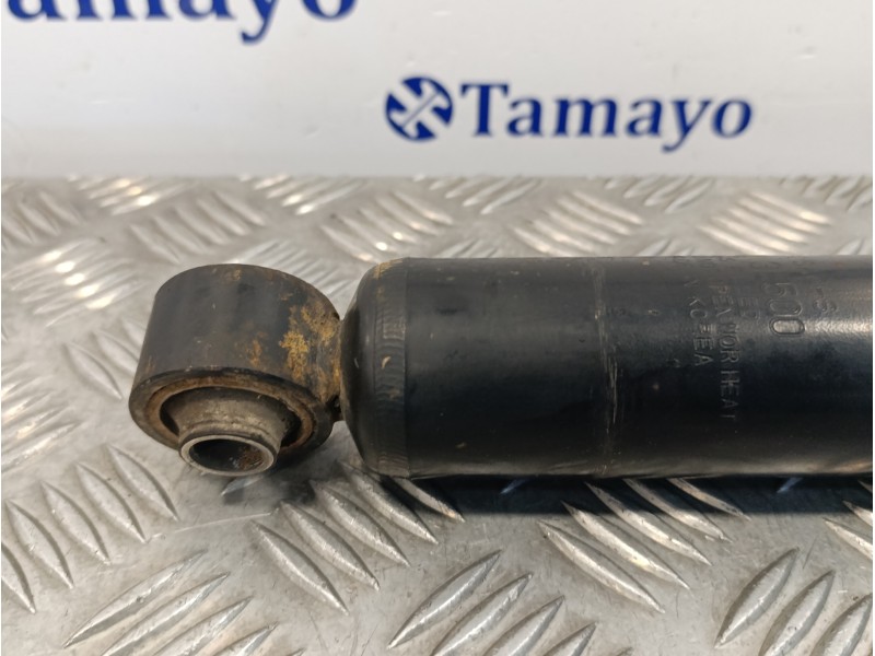 Recambio de amortiguador trasero derecho para kia sorento 2.5 crdi referencia OEM IAM 553103E500  