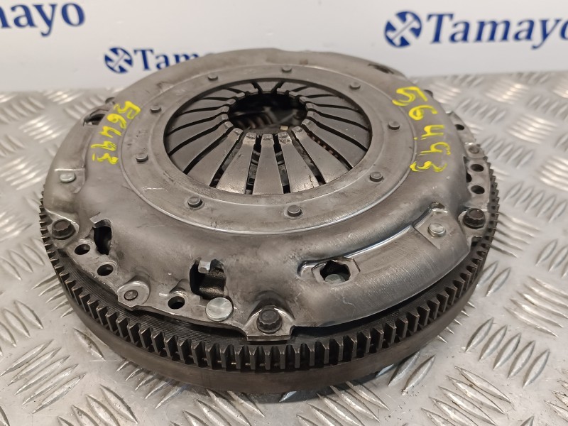 Recambio de kit embrague para skoda rapid 1.6 tdi dpf referencia OEM IAM 037105273C 123061210 323082010