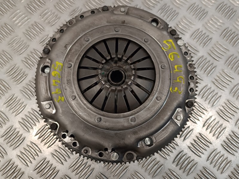 Recambio de kit embrague para skoda rapid 1.6 tdi dpf referencia OEM IAM 037105273C 123061210 323082010