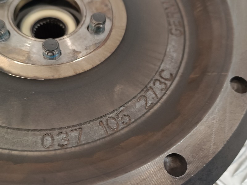 Recambio de kit embrague para skoda rapid 1.6 tdi dpf referencia OEM IAM 037105273C 123061210 323082010