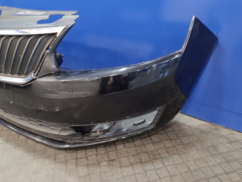 Recambio de paragolpes delantero para skoda rapid 1.6 tdi dpf referencia OEM IAM   