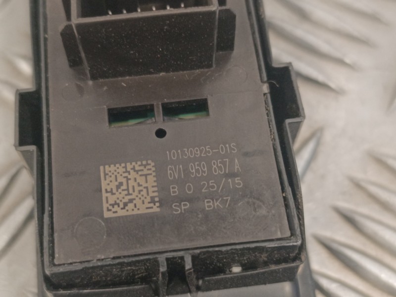 Recambio de mando elevalunas delantero izquierdo para skoda rapid 1.6 tdi dpf referencia OEM IAM 6V1959857A  