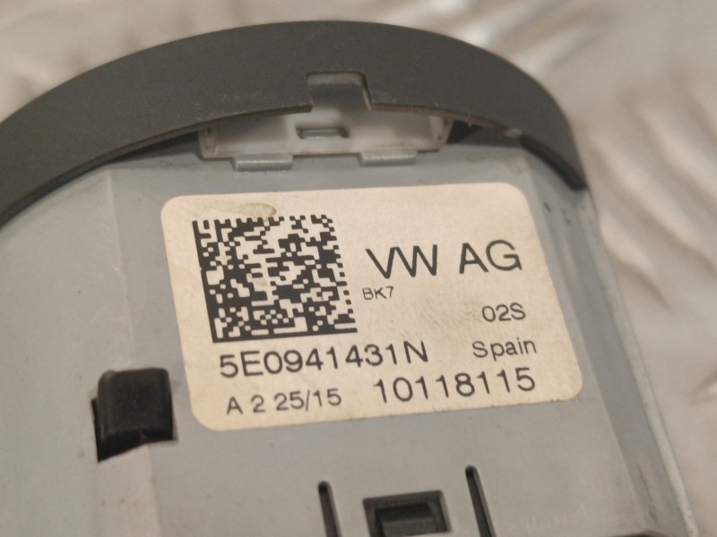 Recambio de mando luces para skoda rapid 1.6 tdi dpf referencia OEM IAM 5E0941431N  