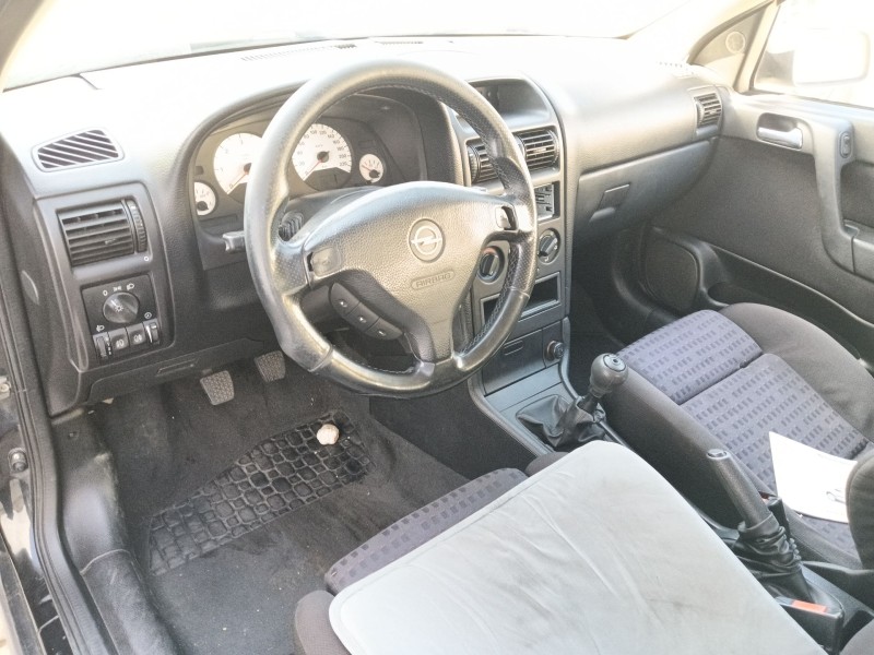 opel astra g hatchback (t98) del año 2001