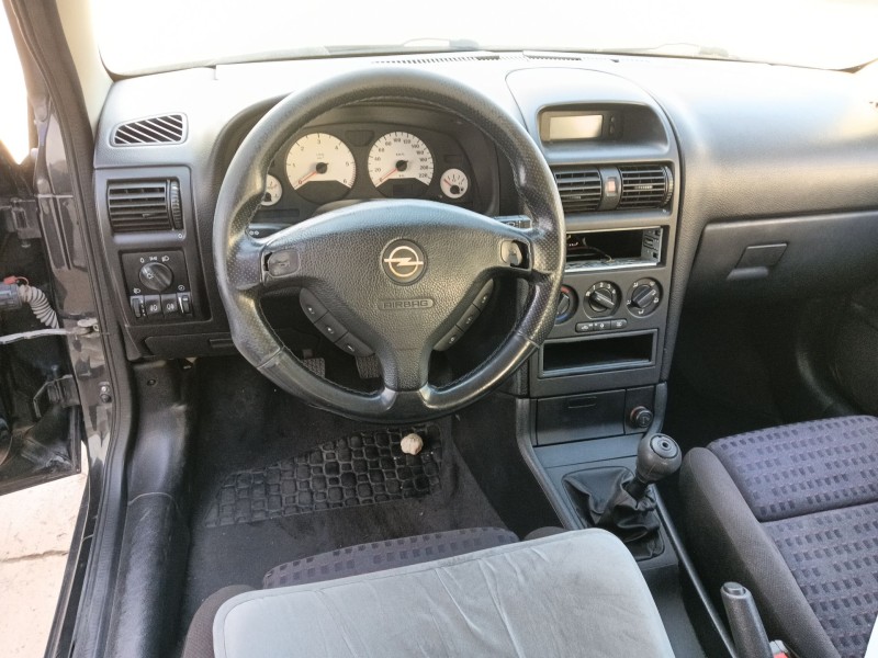 opel astra g hatchback (t98) del año 2001