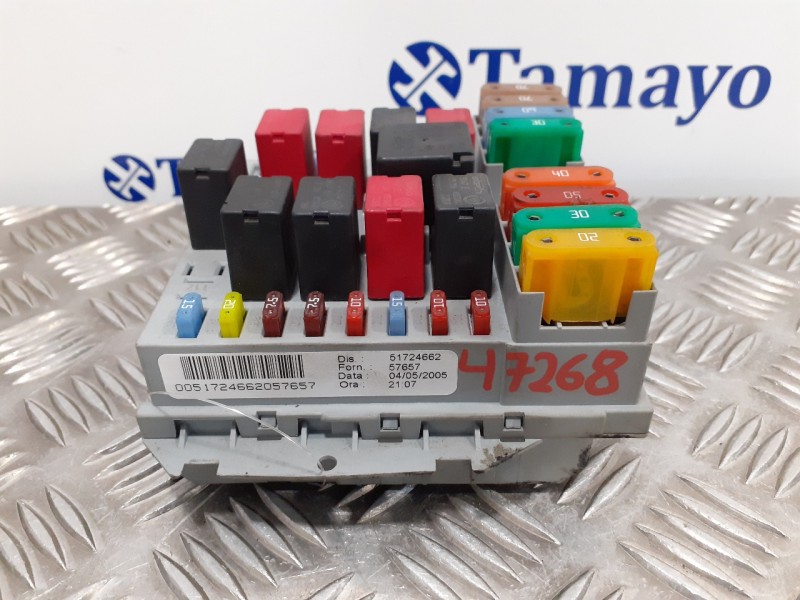 Recambio de caja reles / fusibles para lancia ypsilon (101) 1.4 cat referencia OEM IAM 51724662  57657