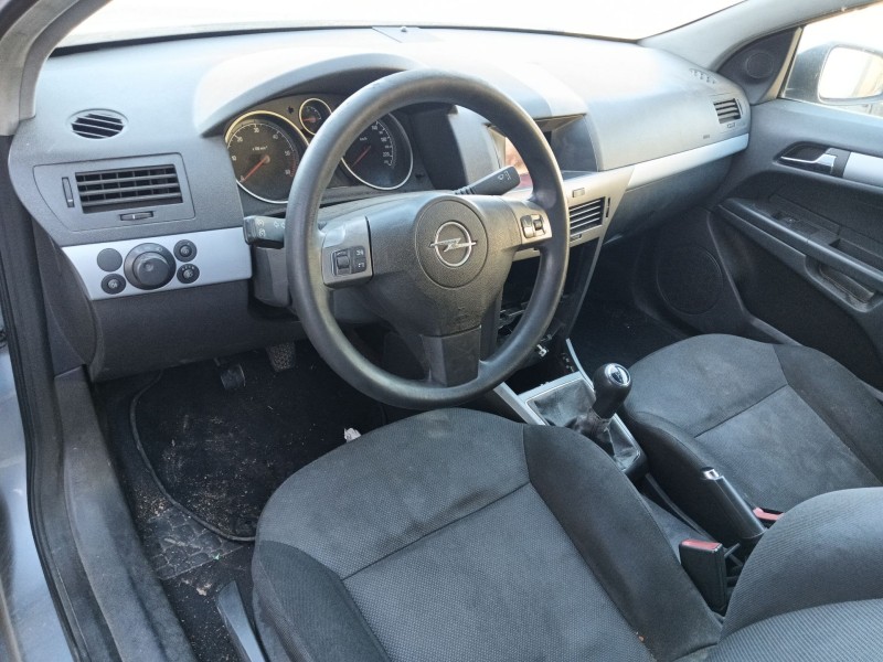 opel astra h gtc (a04) del año 2006