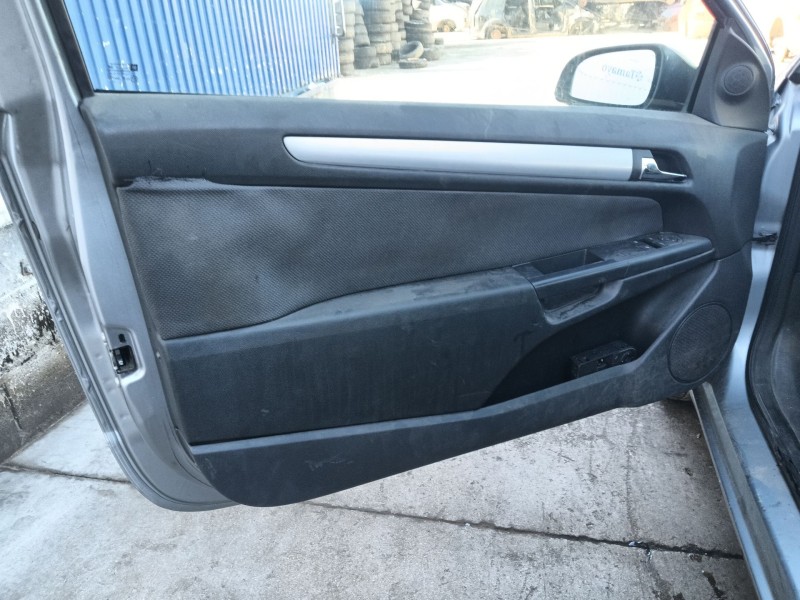 opel astra h gtc (a04) del año 2006