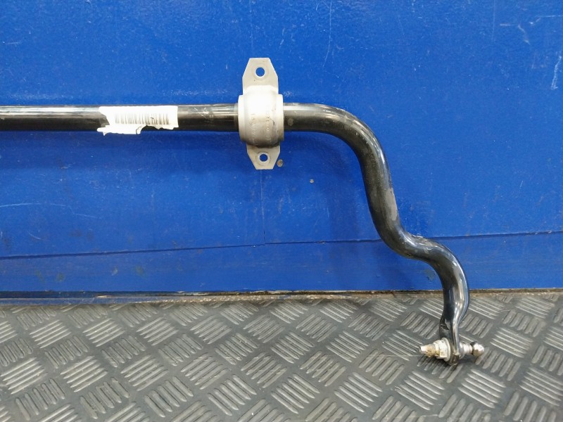 Recambio de barra estabilizadora delantera para mercedes-benz clase gla (w156) referencia OEM IAM A2463203411Q2  17219932A
