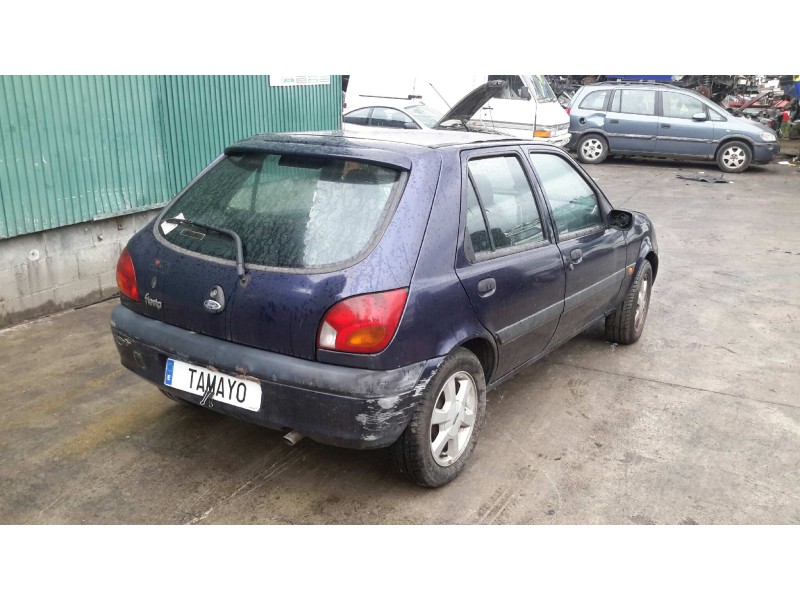 ford fiesta berlina (dx) del año 2000
