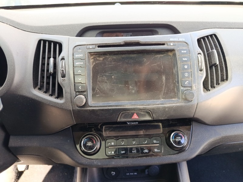Recambio de pantalla multifuncion para kia sportage referencia OEM IAM   