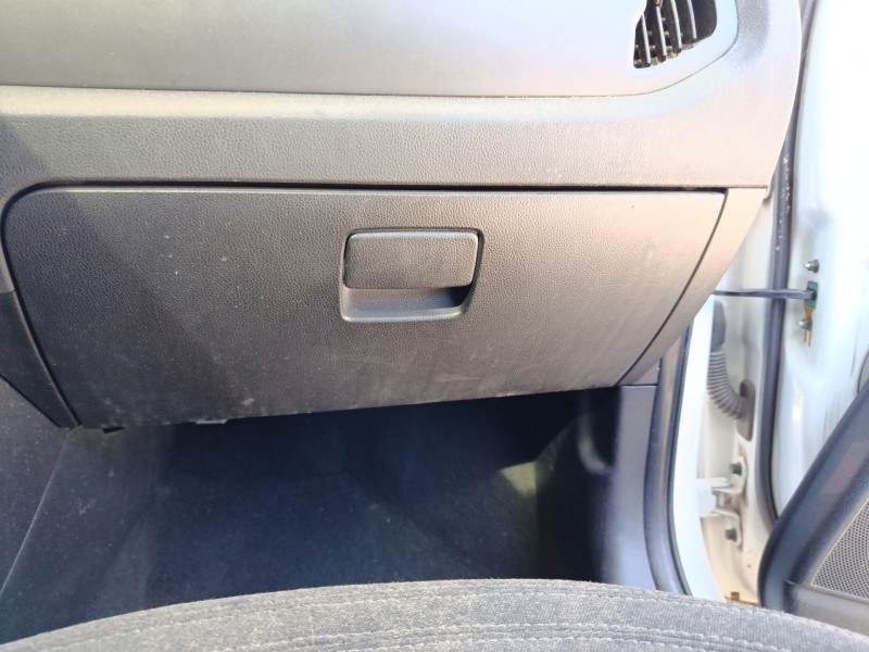 Recambio de guantera para kia sportage referencia OEM IAM   
